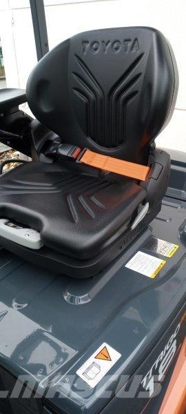 Toyota 8FBM18T Elektriniai šakiniai krautuvai