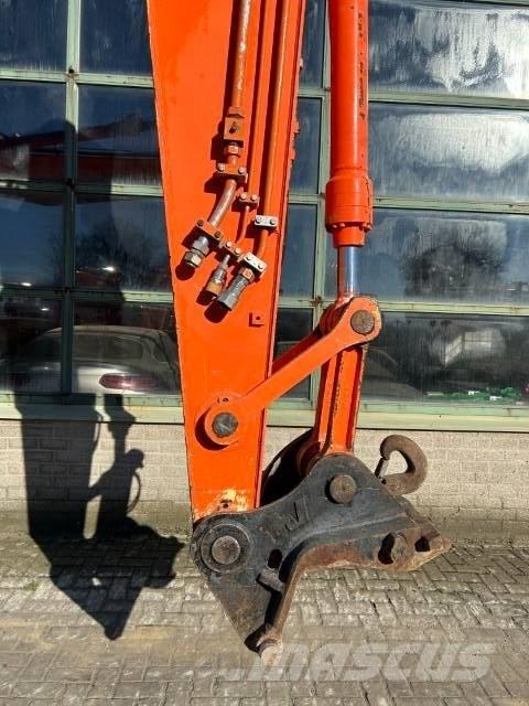 Hitachi ZX 160 W Ratiniai ekskavatoriai