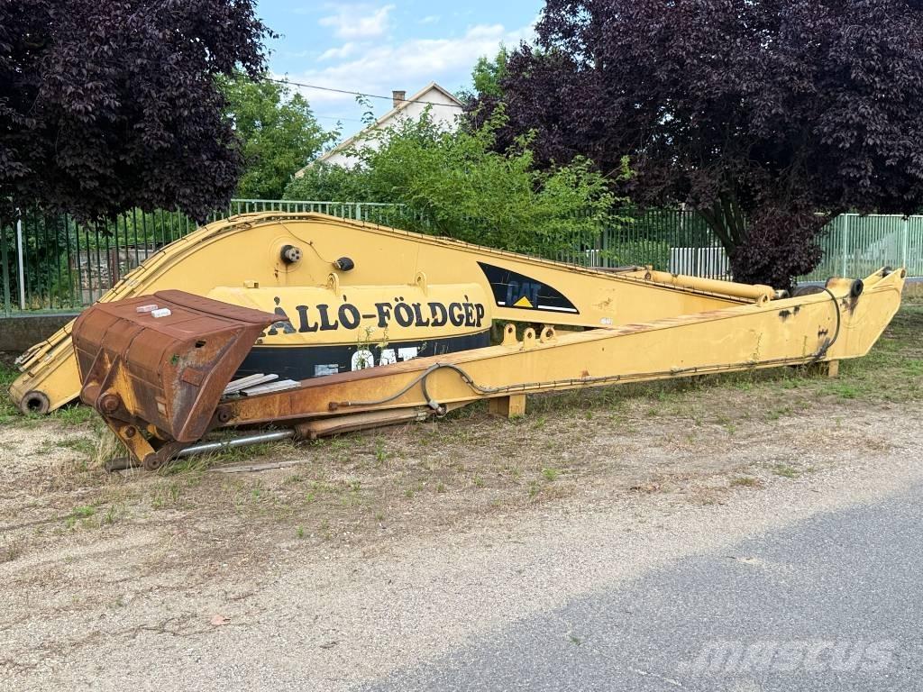 CAT 322 CL Vikšriniai ekskavatoriai