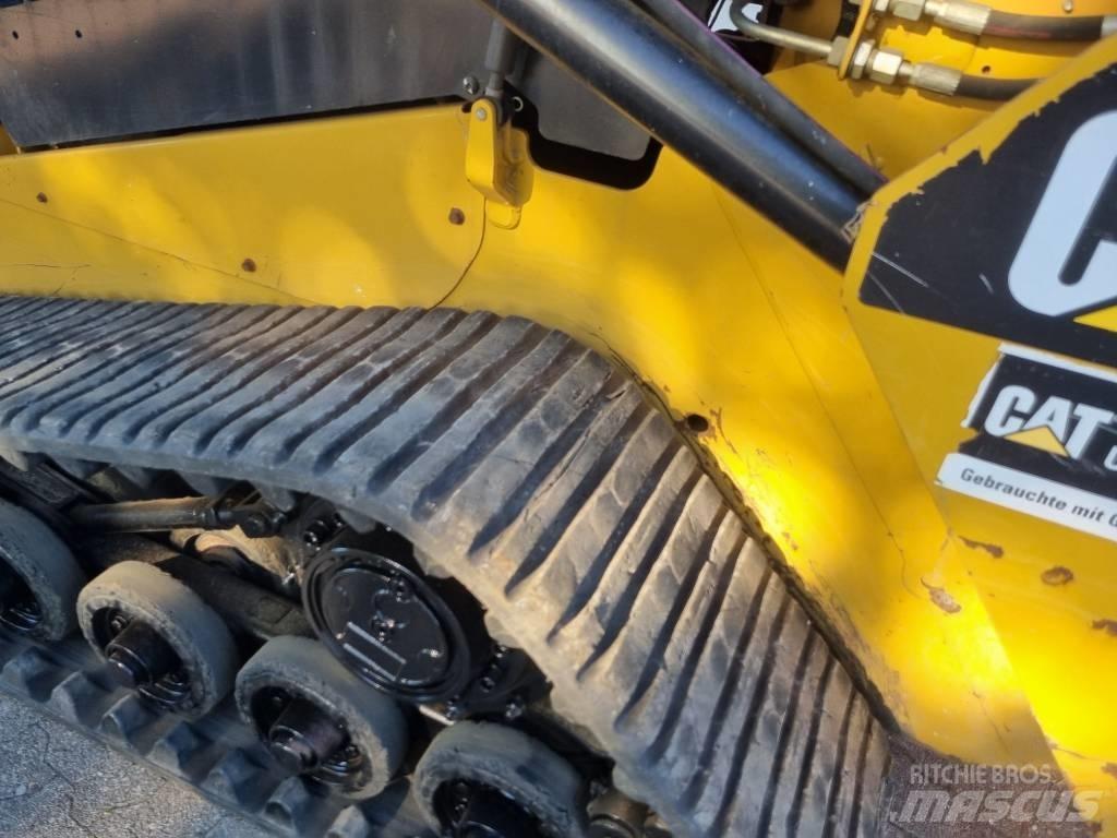 CAT 257 D Krautuvai su šoniniu pasukimu
