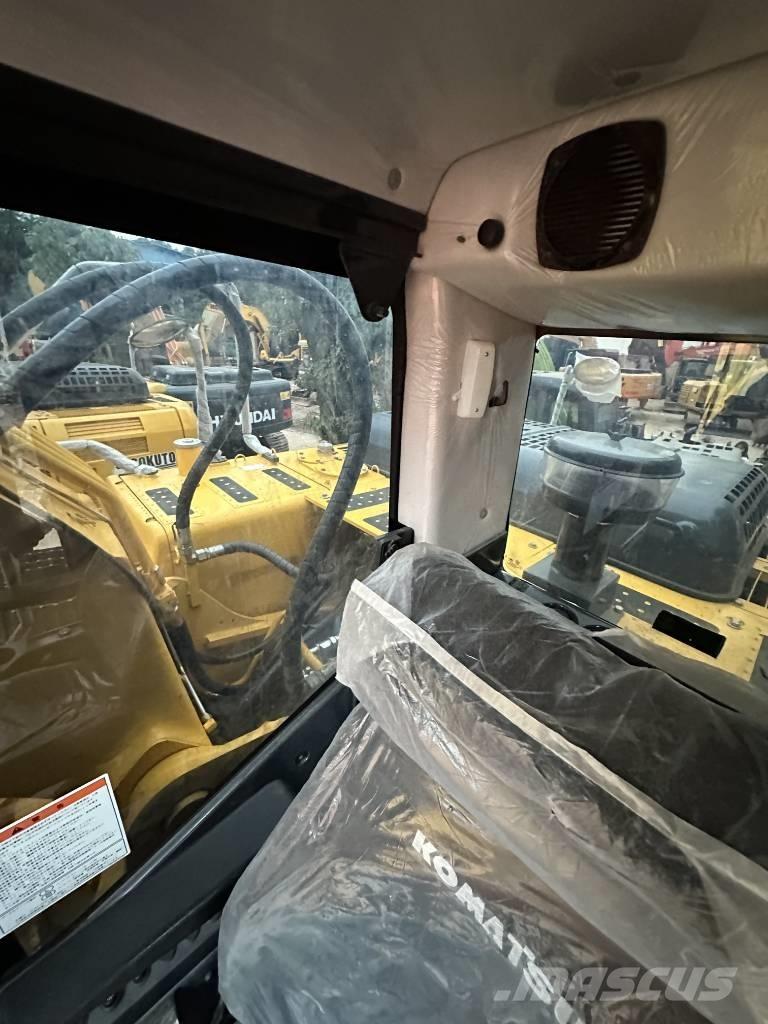Komatsu PC 210 Vikšriniai ekskavatoriai