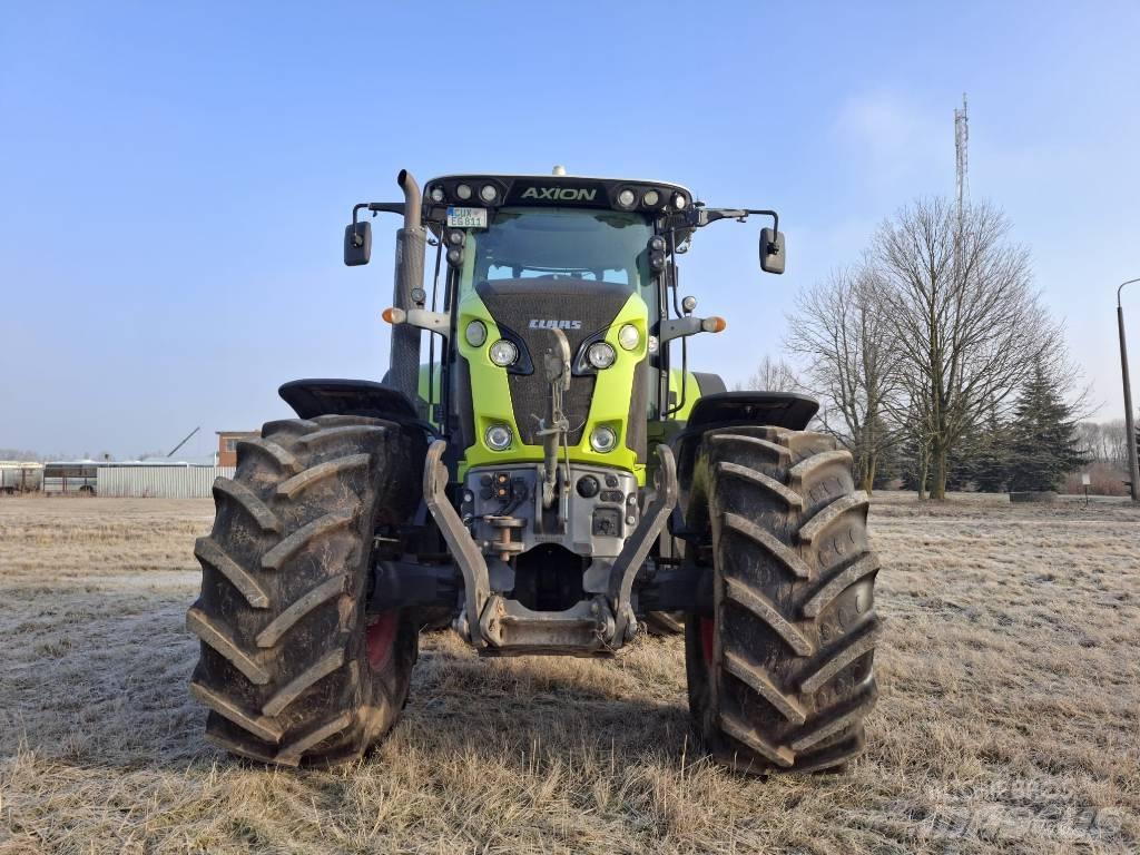 CLAAS Axion 810 Traktoriai