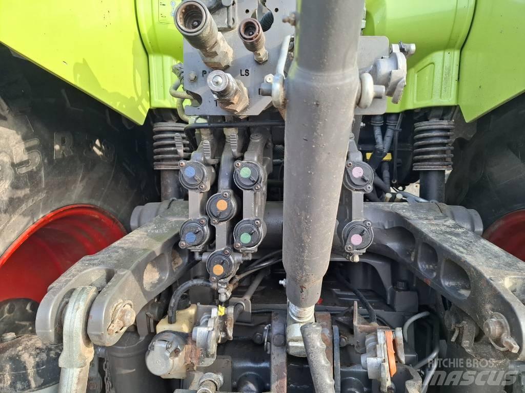 CLAAS Axion 810 Traktoriai