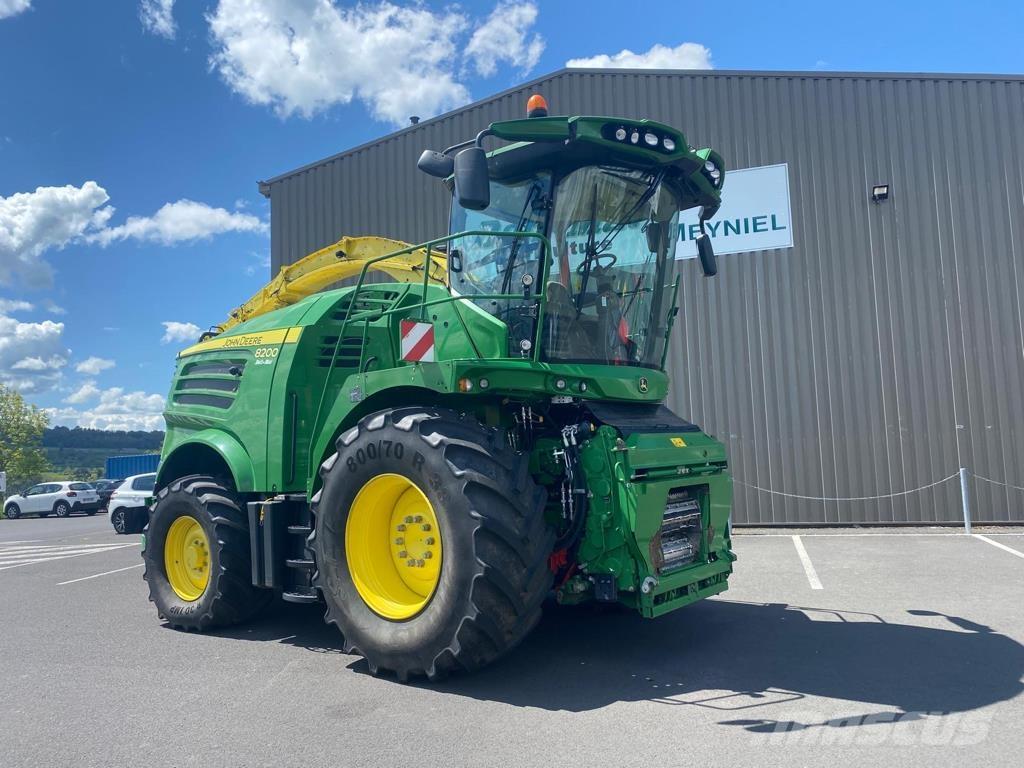 John Deere 8200 Pašarų kombainai
