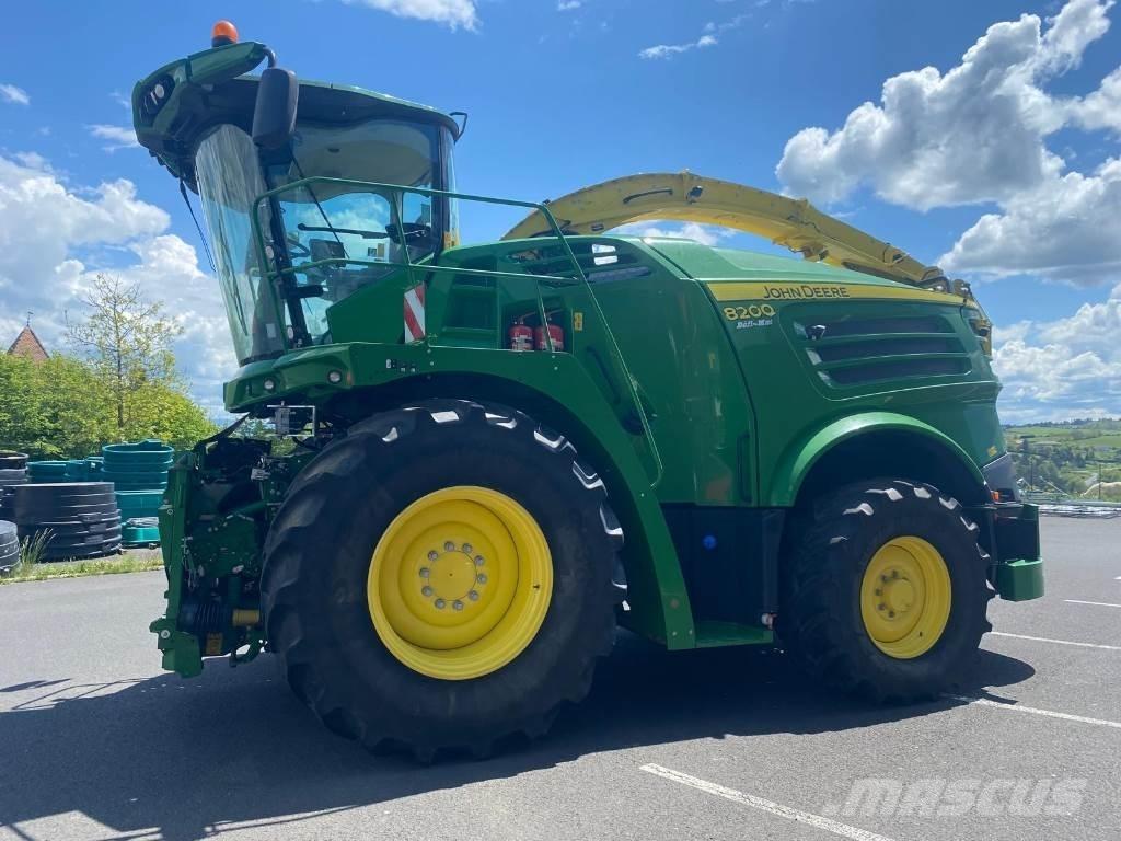 John Deere 8200 Pašarų kombainai