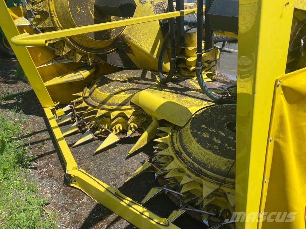 John Deere 8200 Pašarų kombainai
