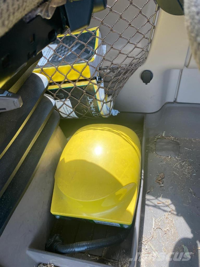 John Deere 8200 Pašarų kombainai