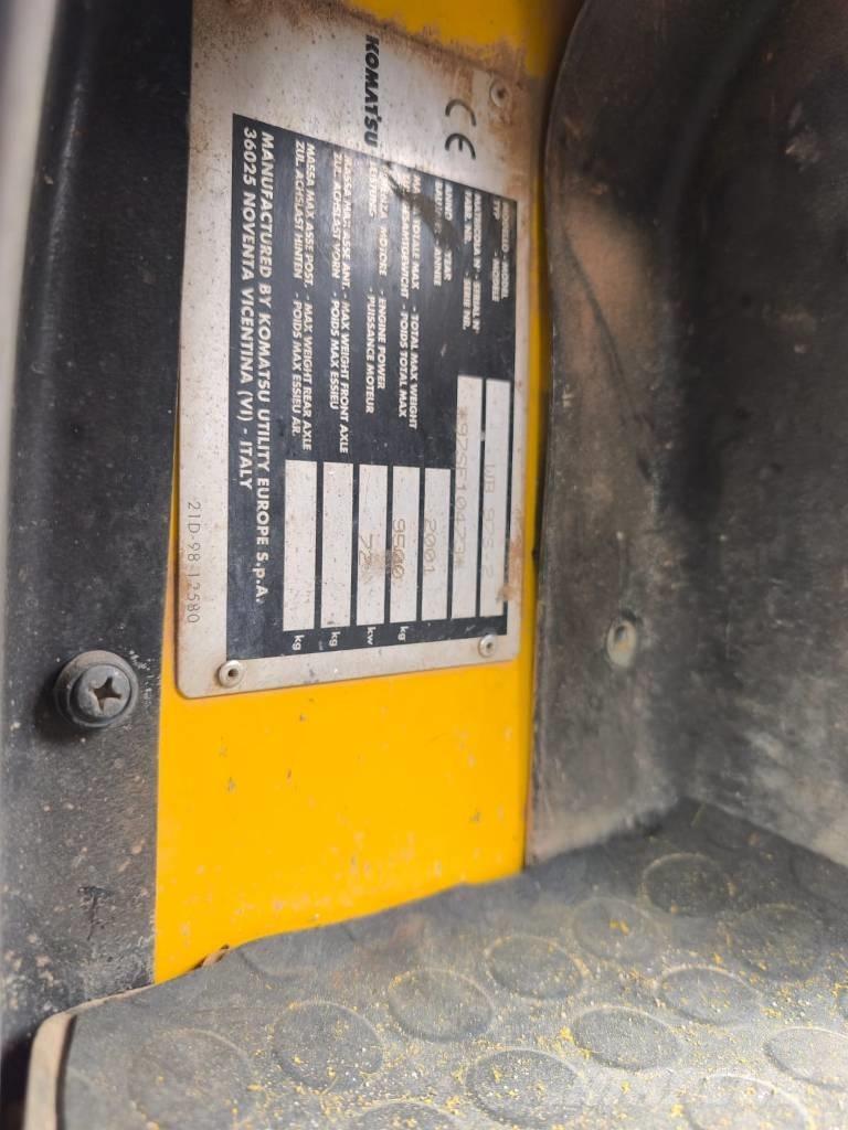 Komatsu WB 97 S-2 Ekskavatoriniai krautuvai