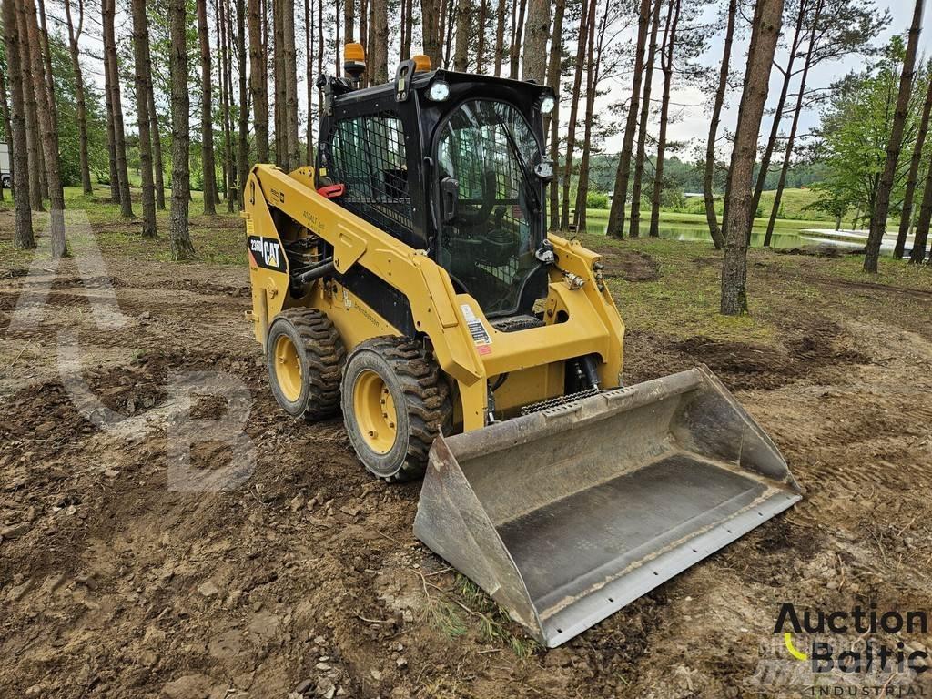 CAT 236 D Krautuvai su šoniniu pasukimu