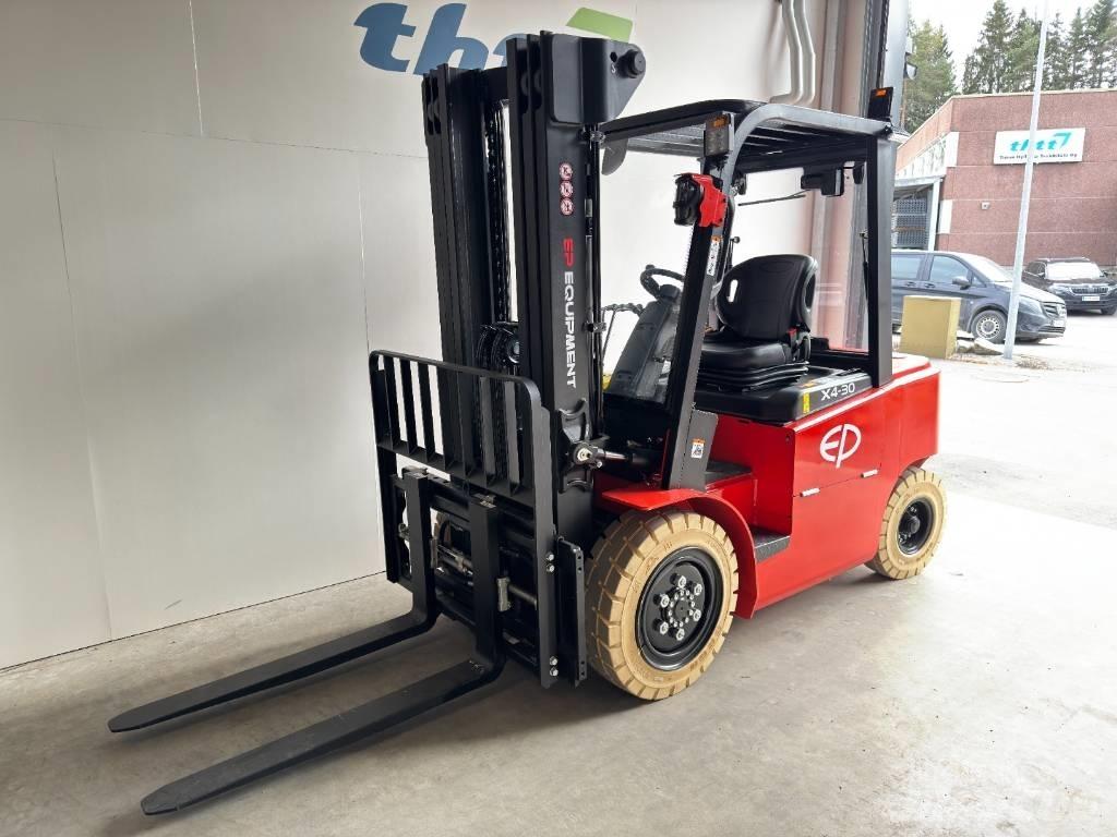 EP EFL302X4 Elektriniai šakiniai krautuvai