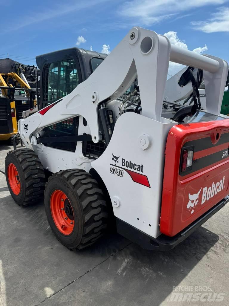 Bobcat S 740 Krautuvai su šoniniu pasukimu