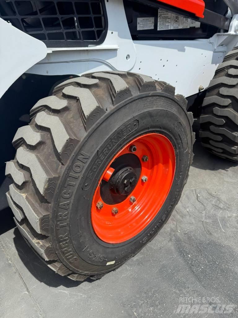 Bobcat S 740 Krautuvai su šoniniu pasukimu
