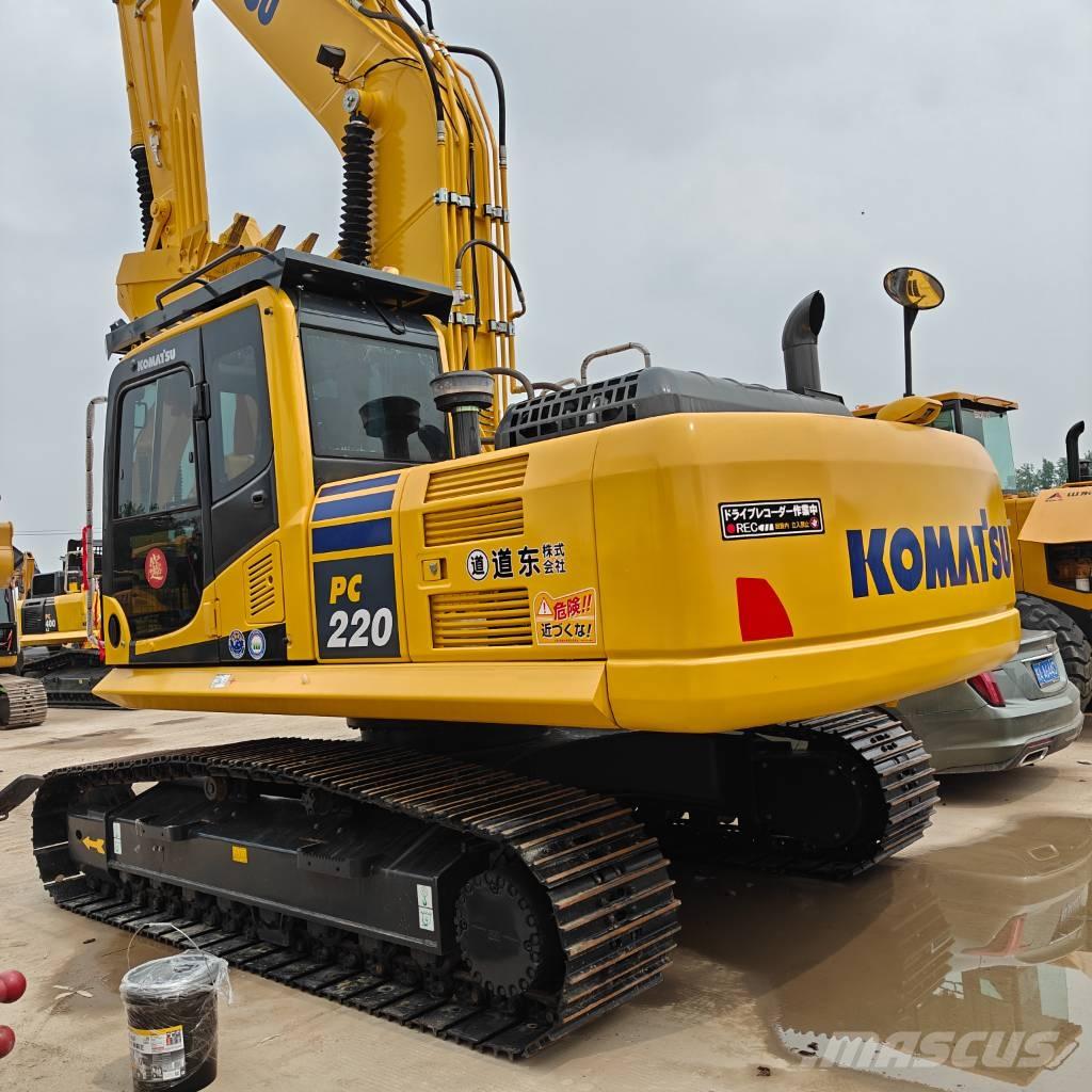 Komatsu 220 Vikšriniai ekskavatoriai