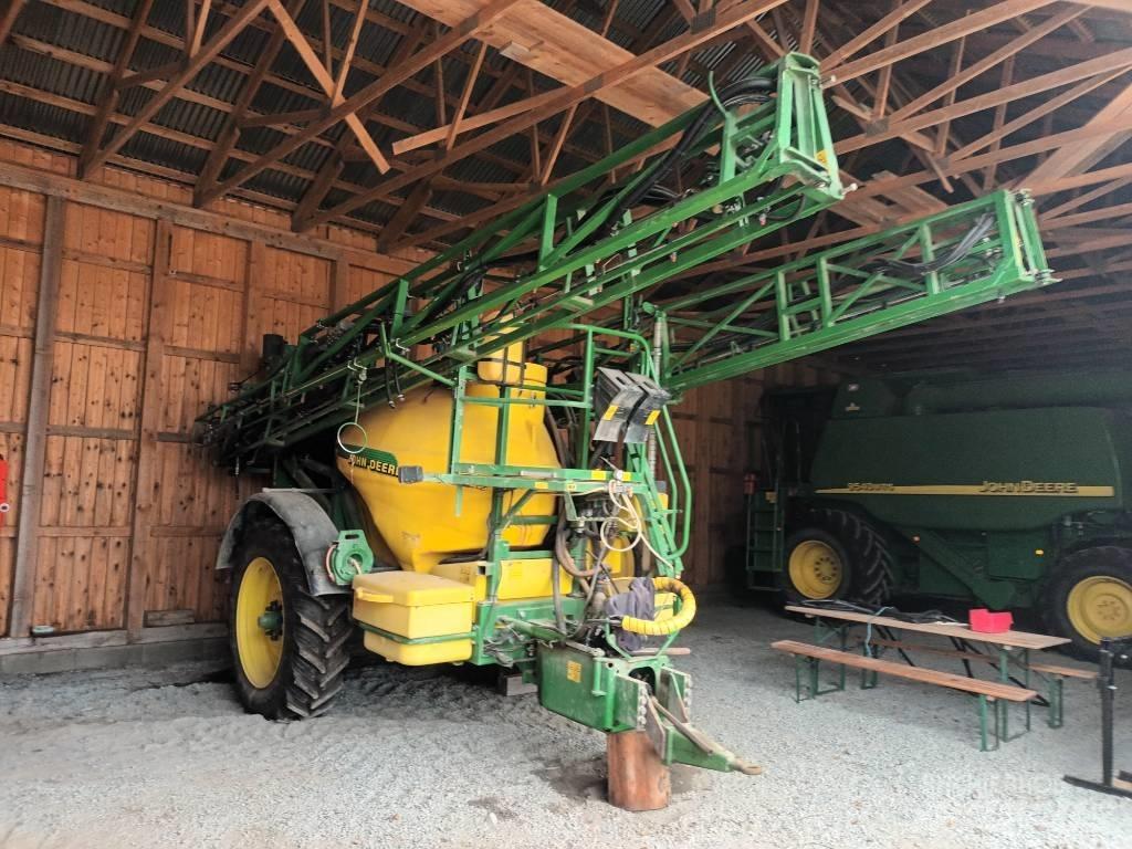 John Deere 840 Prikabinami purkštuvai