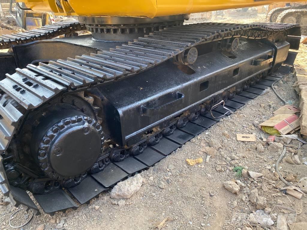 Komatsu PC240-7 Vikšriniai ekskavatoriai