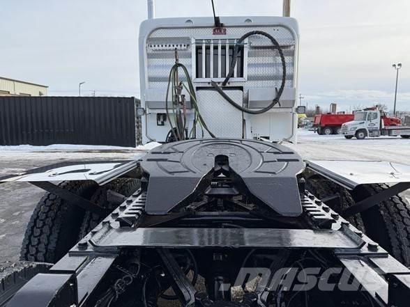 Kenworth T880 Naudoti vilkikai