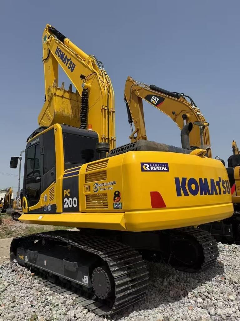 Komatsu 200-8 Vikšriniai ekskavatoriai