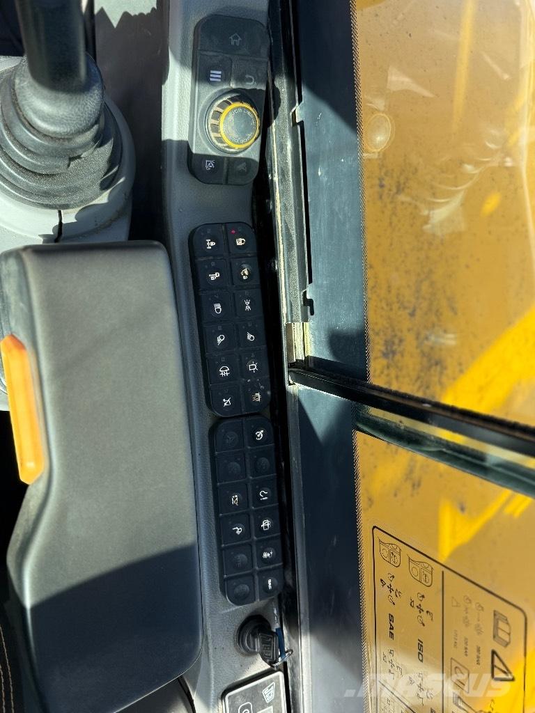 JCB Hydradig Ratiniai ekskavatoriai
