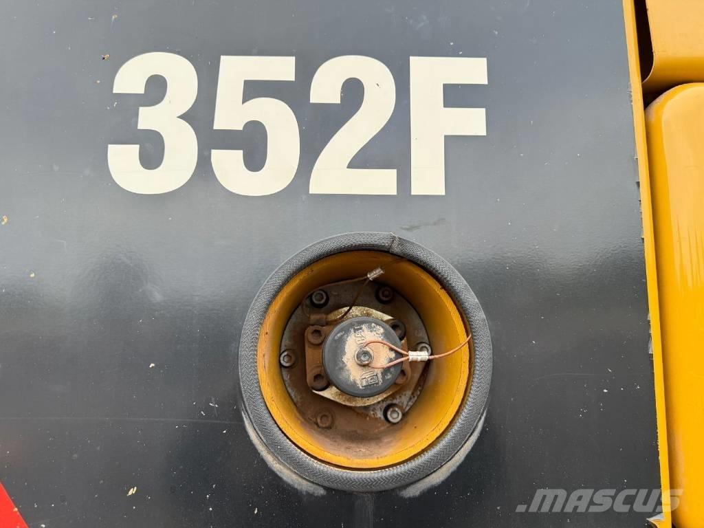 CAT 352 F Vikšriniai ekskavatoriai