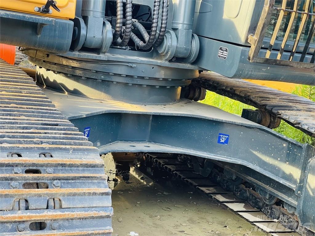 Hyundai 225 lc 9t Vikšriniai ekskavatoriai