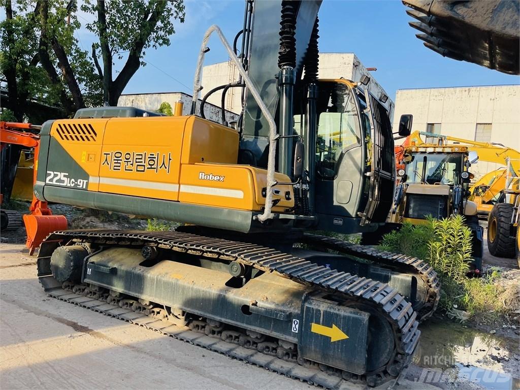 Hyundai 225 lc 9t Vikšriniai ekskavatoriai