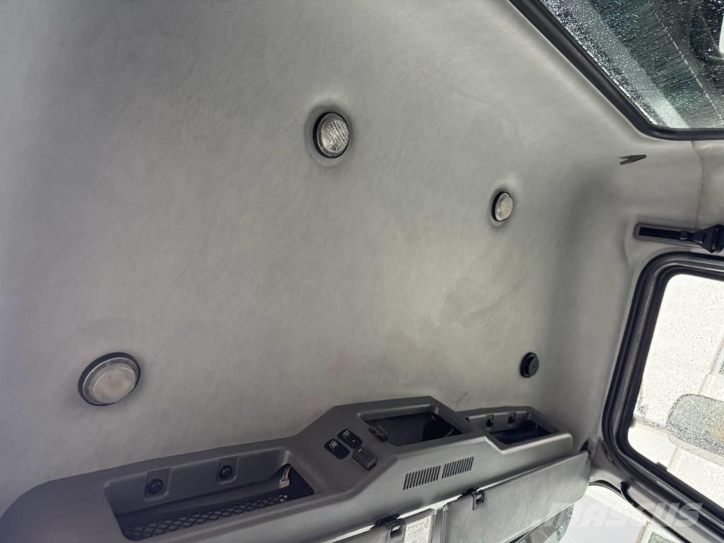 Mack GU 713 Savivarčiai su kabeliniu keltuvu