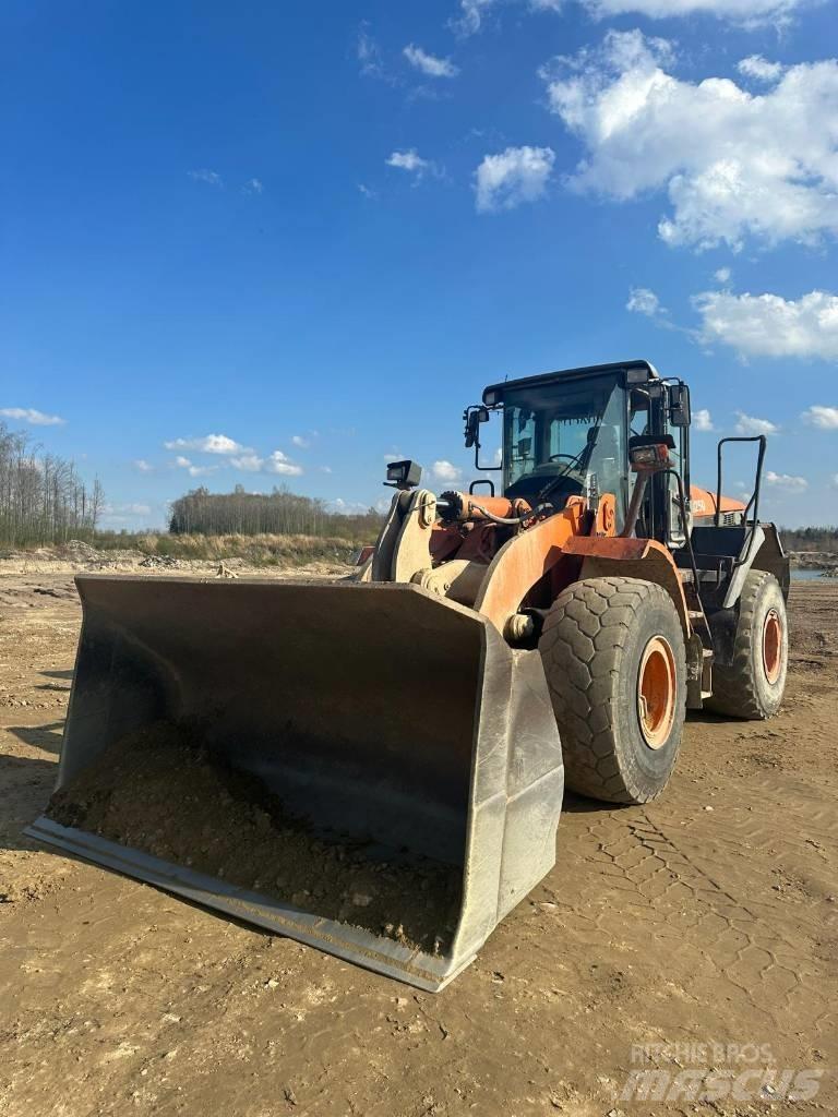 Hitachi ZW 250 Naudoti ratiniai krautuvai