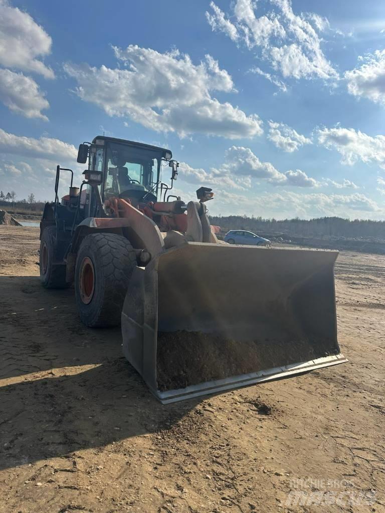 Hitachi ZW 250 Naudoti ratiniai krautuvai