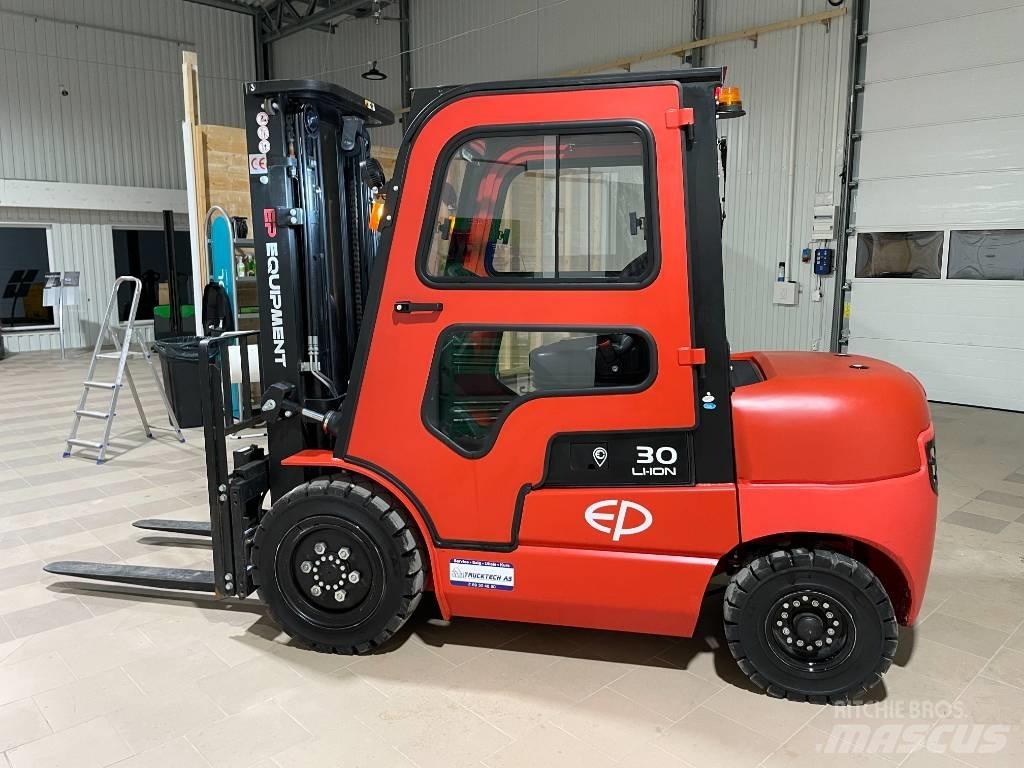 EP EFL302 Elektriniai šakiniai krautuvai