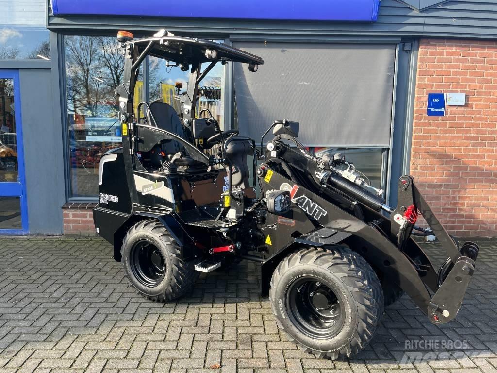 GiANT G2300 X-TRA HD Daugiafunkciniai pakrovėjai