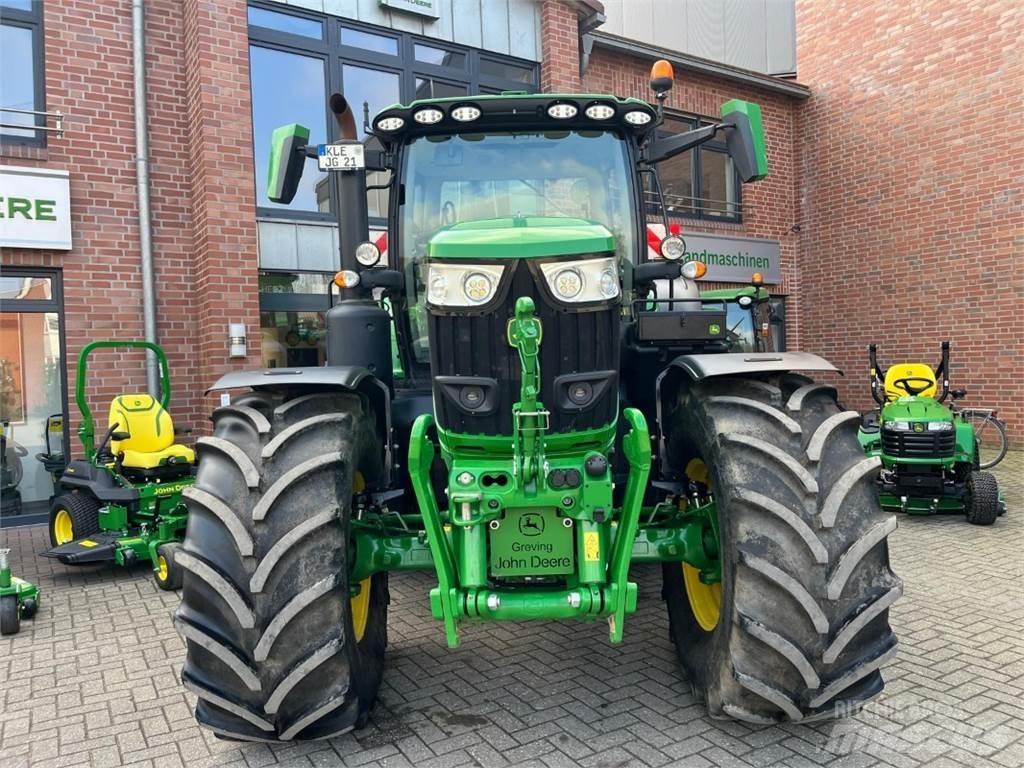 John Deere 6R215 Traktoriai