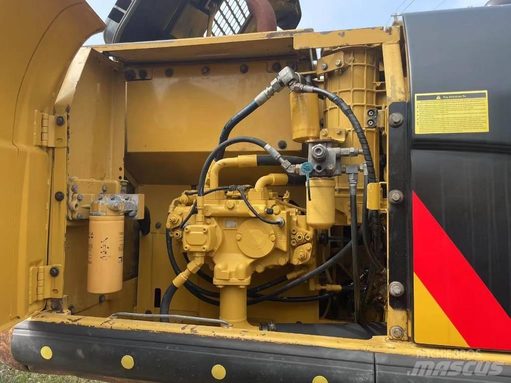 CAT 320 D Vikšriniai ekskavatoriai