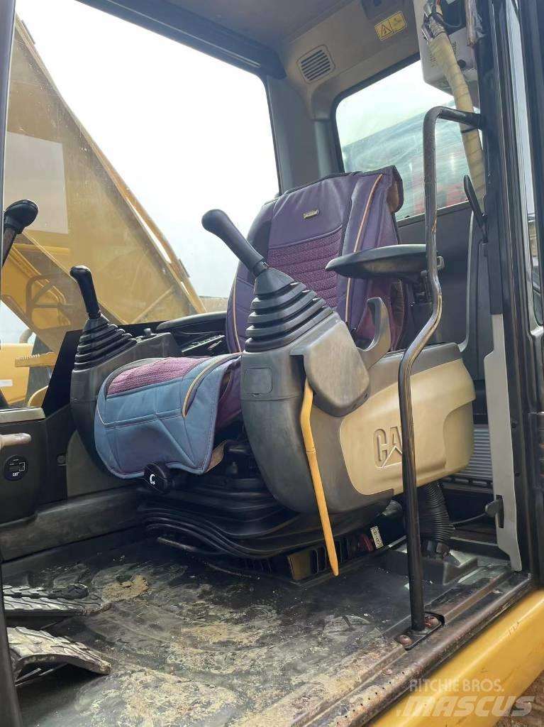 CAT 320 D Vikšriniai ekskavatoriai
