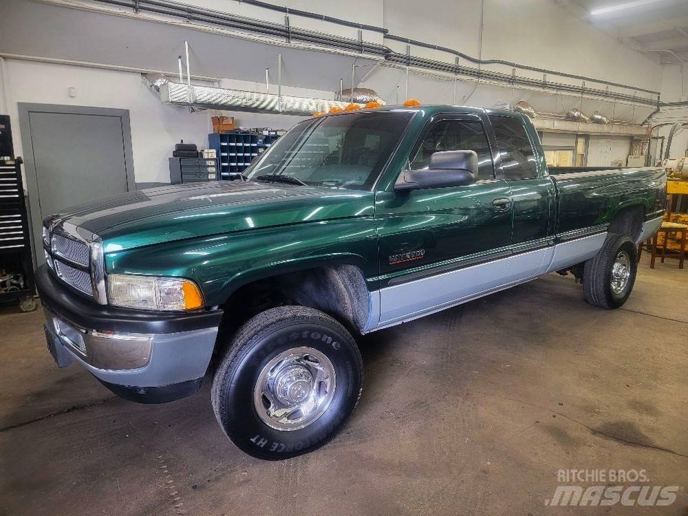 Dodge 2500 SLT Kita