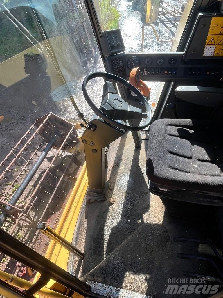New Holland TC 56 H Derliaus nuėmimo kombainai