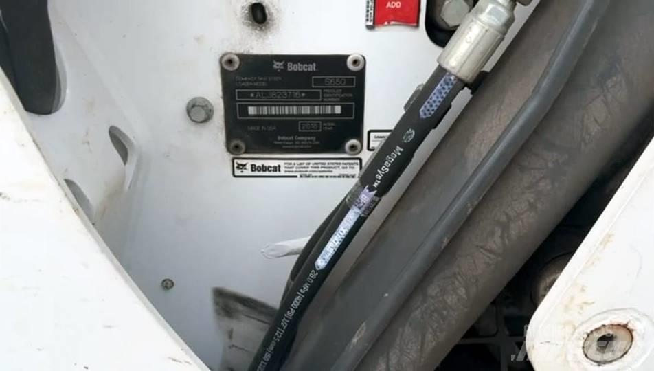 Bobcat S650 Krautuvai su šoniniu pasukimu