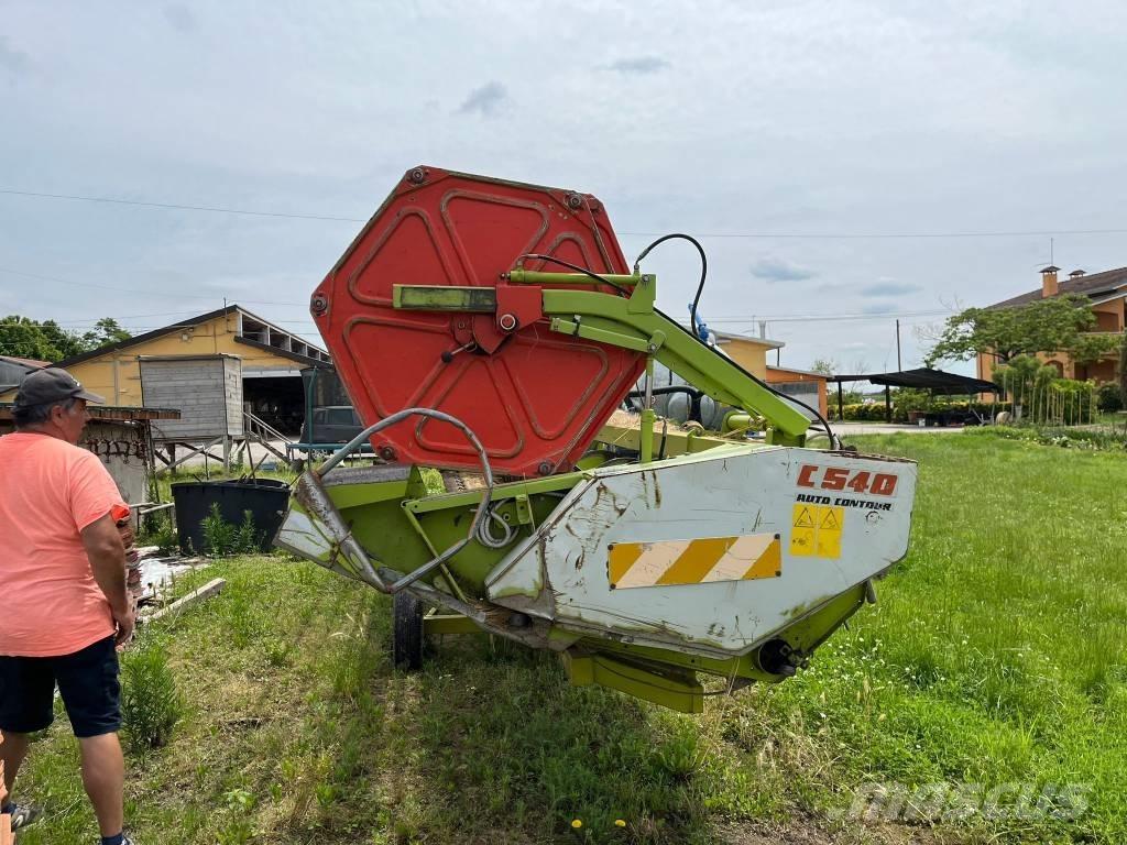 CLAAS C 540 Derliaus nuėmimo kombainų galvos