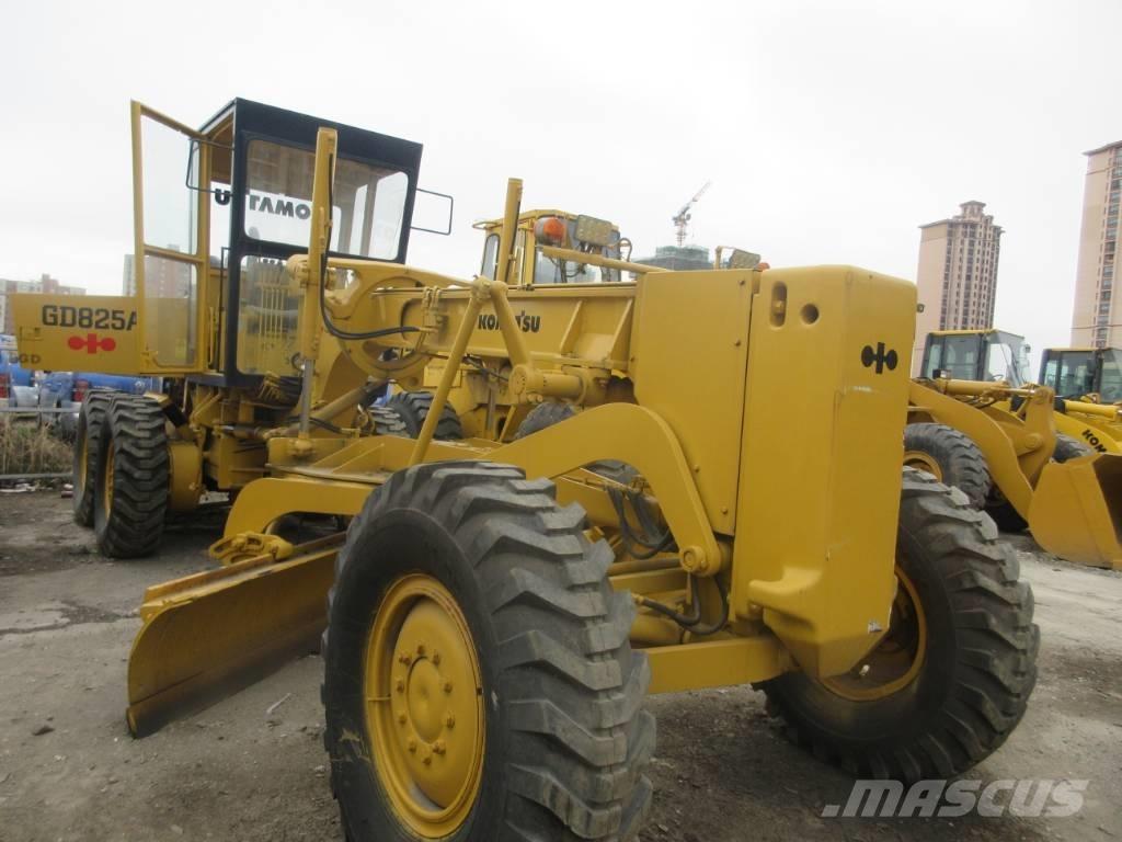 Komatsu GD 623 Greideriai
