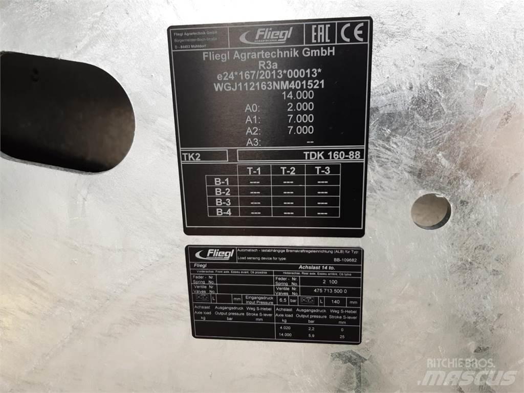 Fliegl TDK 160-88 Savivartės priekabos