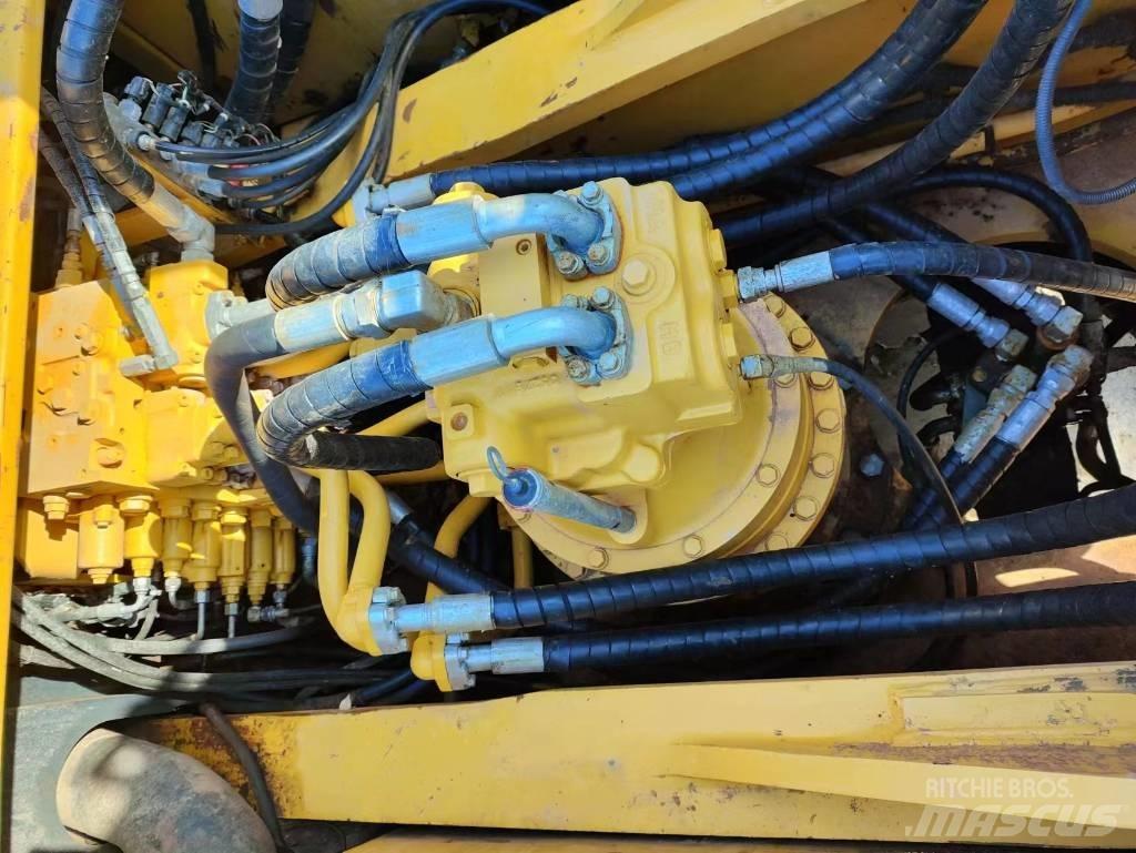Komatsu PC 450 LC-8 Vikšriniai ekskavatoriai