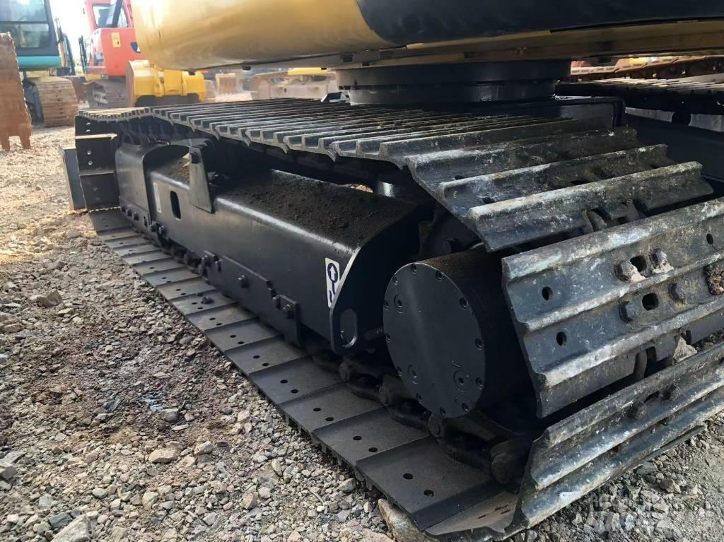Komatsu 56-7 Vikšriniai ekskavatoriai