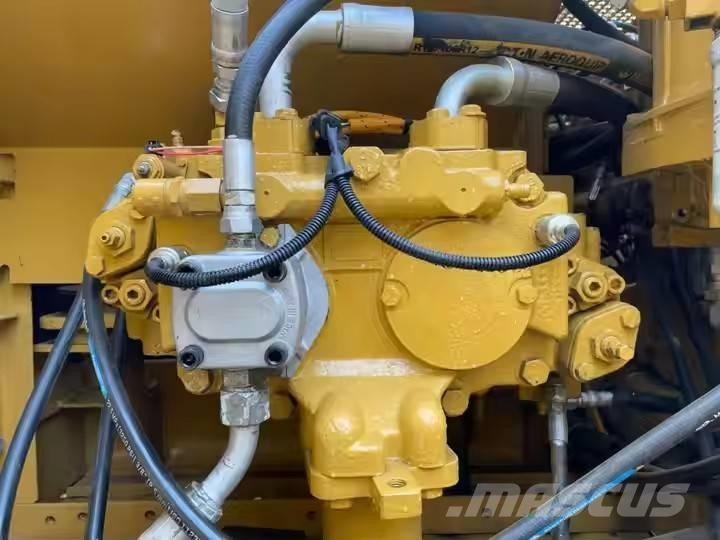 CAT 320 C Vikšriniai ekskavatoriai