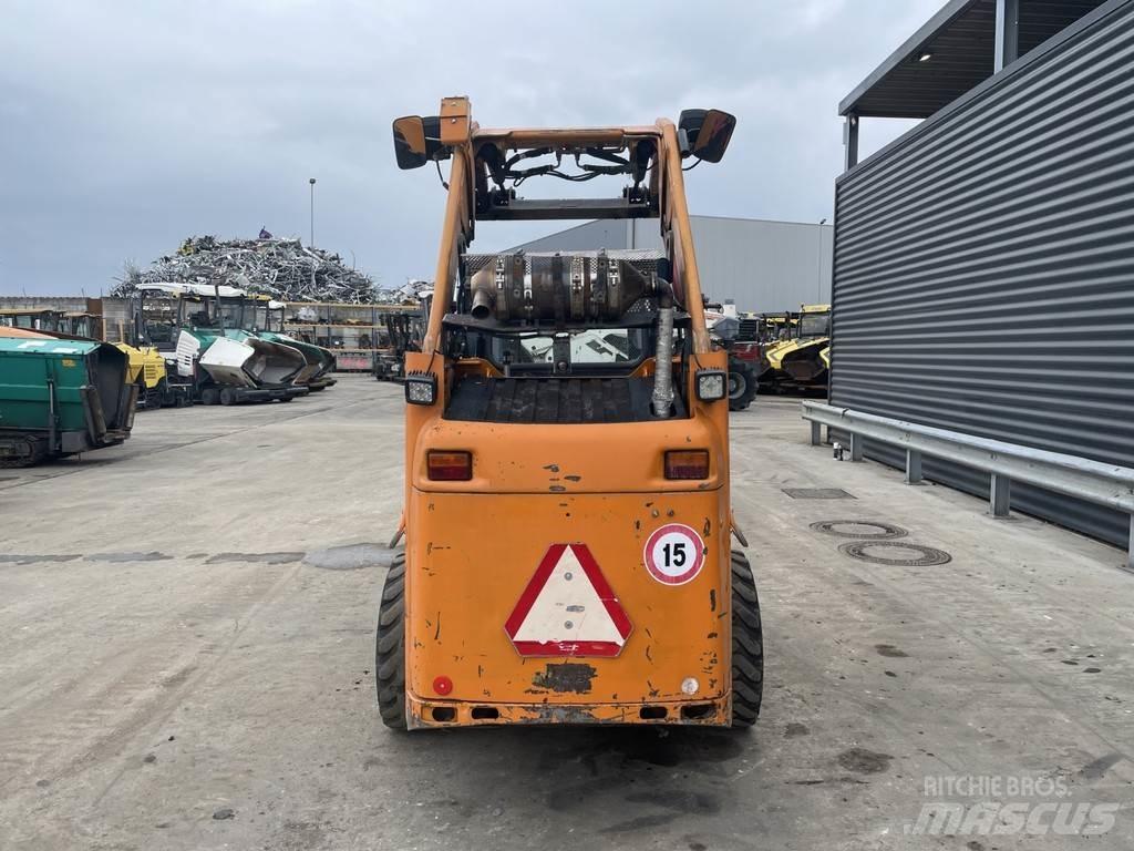 CAT 226B Skiedrovežiai