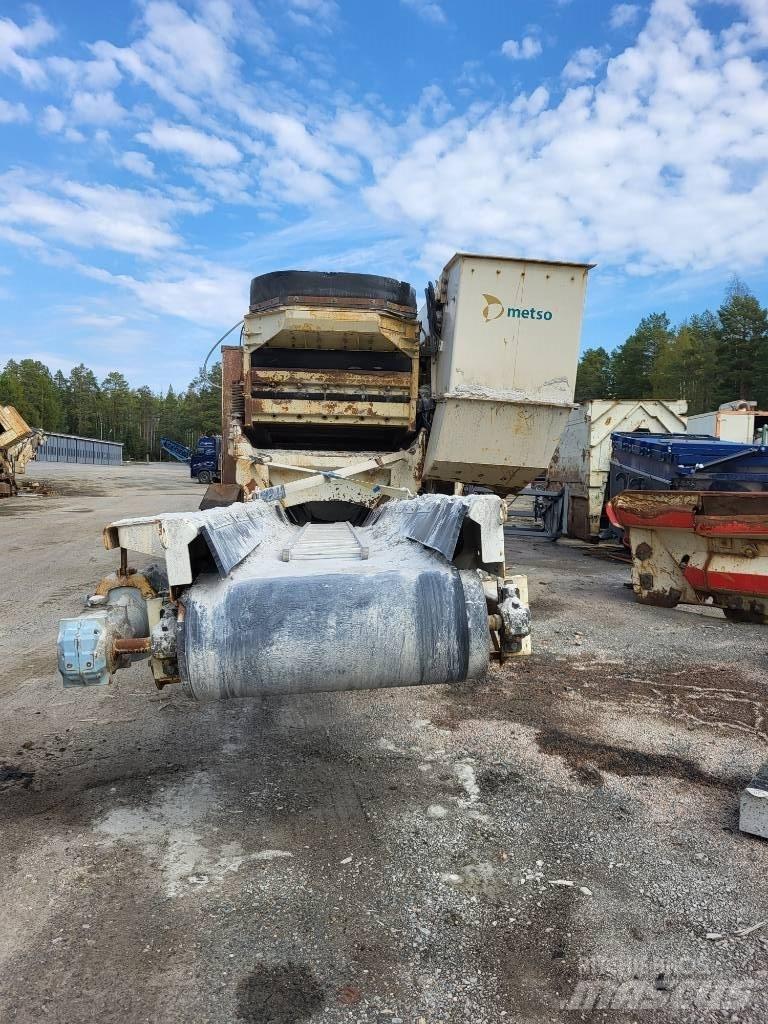 Metso LT 300 GPB Mobilūs smulkintuvai