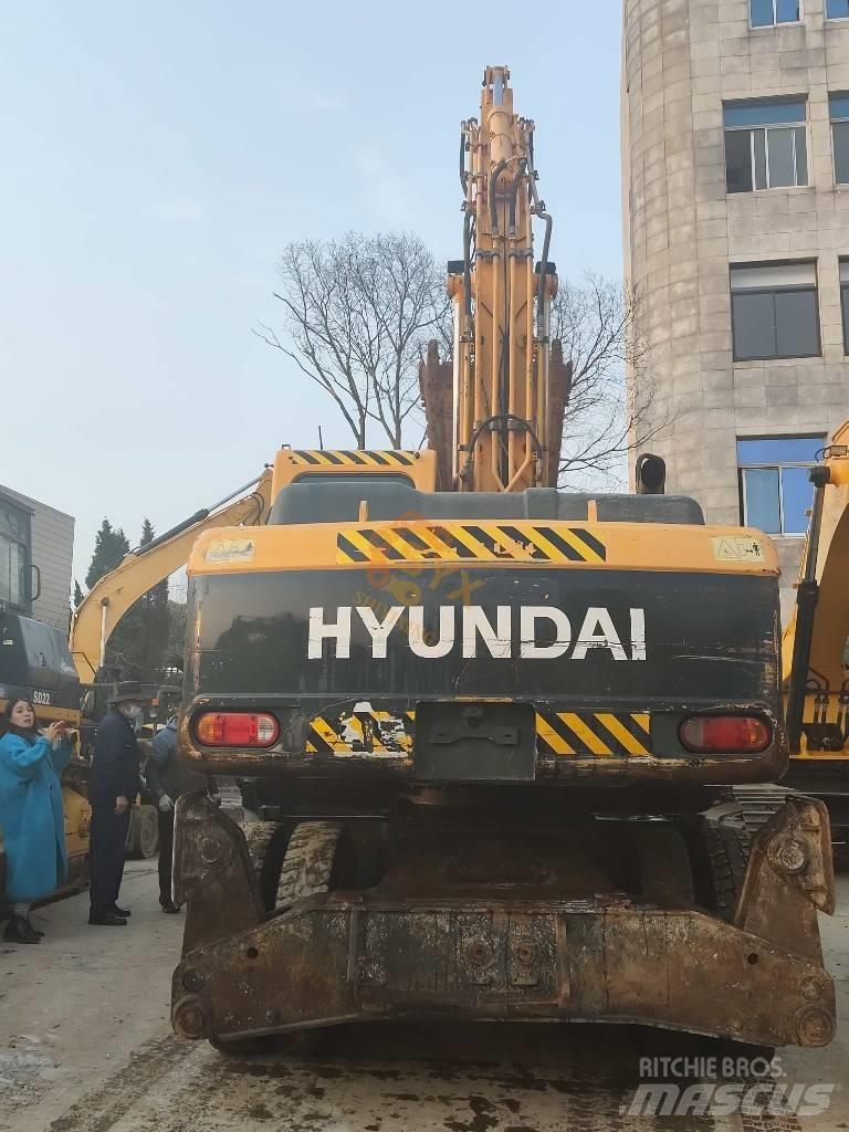 Hyundai 210W-9 Ratiniai ekskavatoriai
