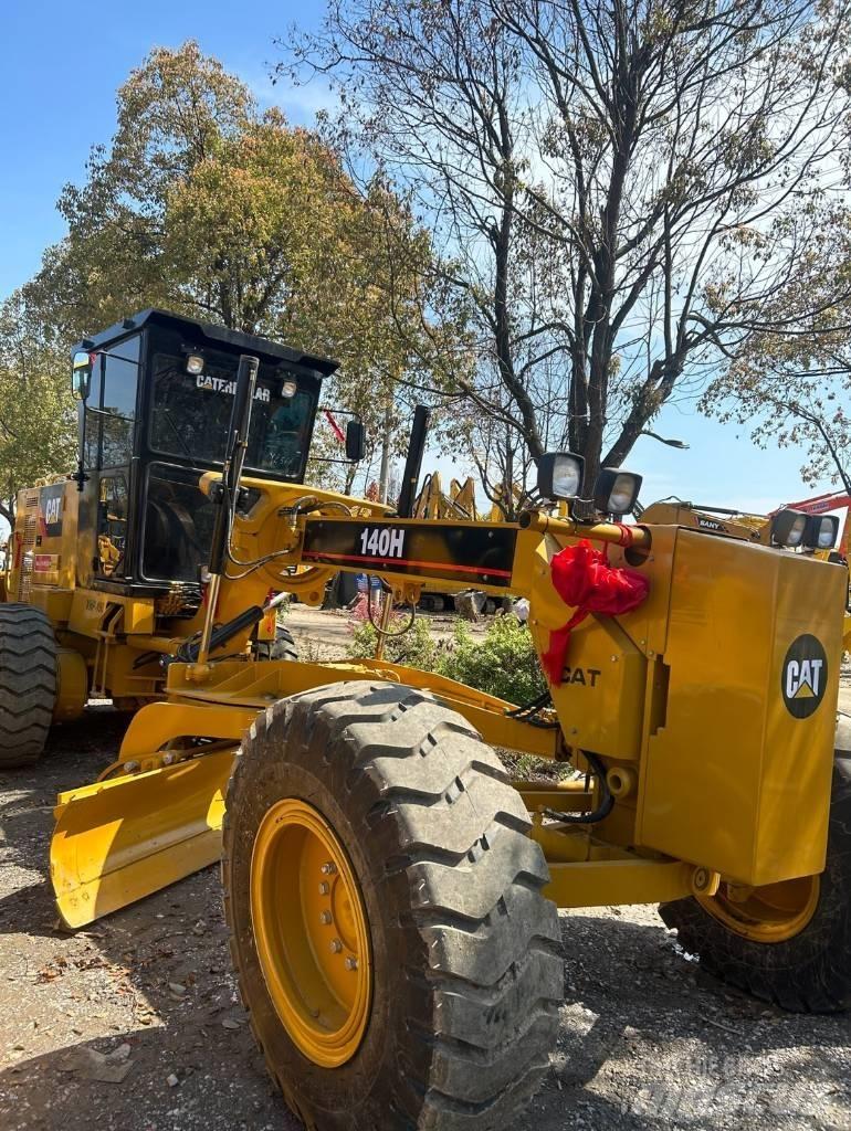 CAT 140 H Greideriai