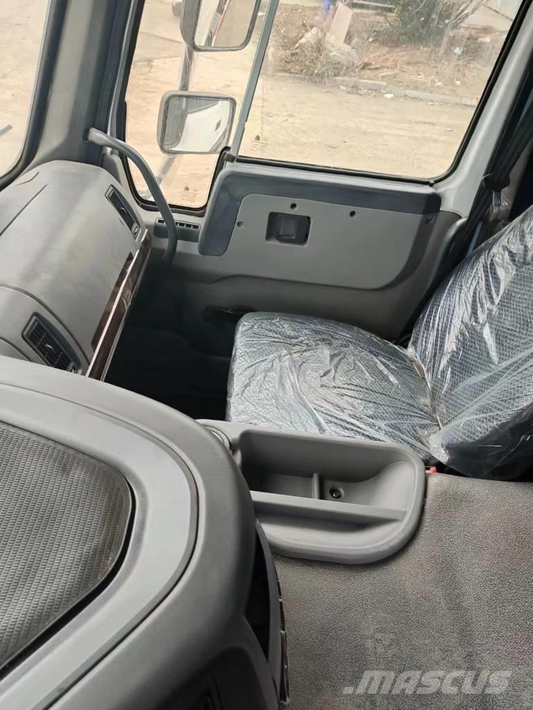 Howo 371 6x4 Savivarčių priekabų vilkikai