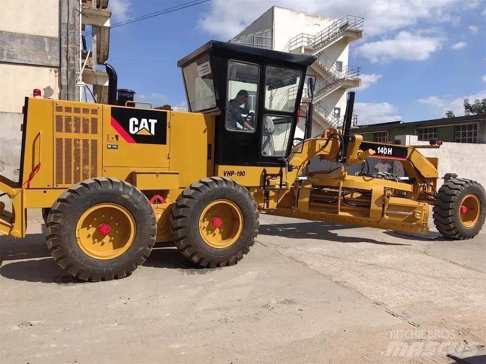 CAT 140 H Greideriai