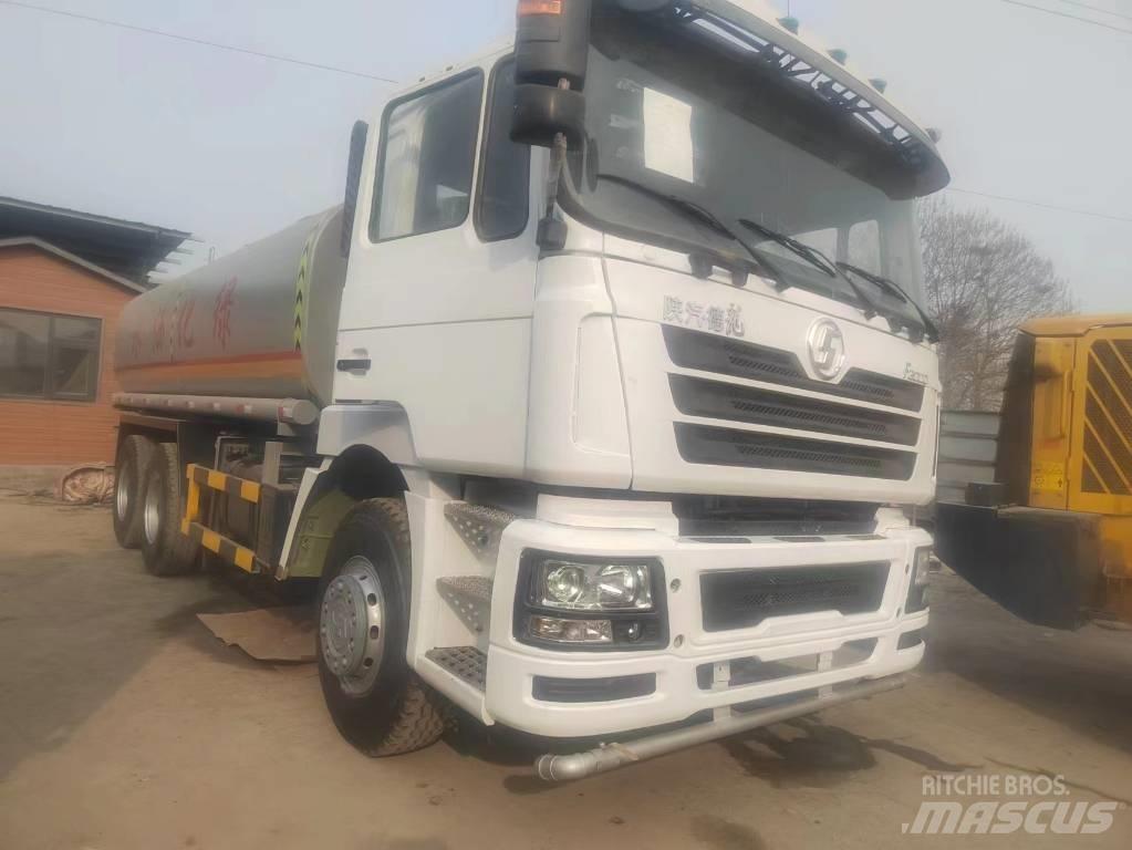 Shacman F3000 6X4 Vandens sunkvežimiai