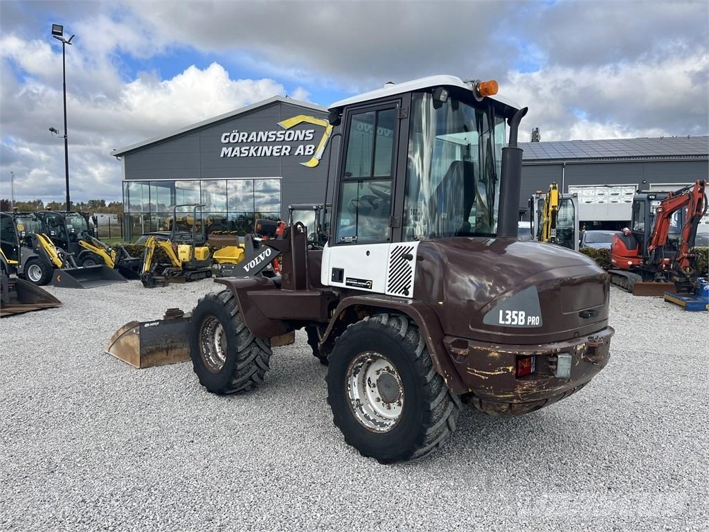 Volvo L 35 B Naudoti ratiniai krautuvai